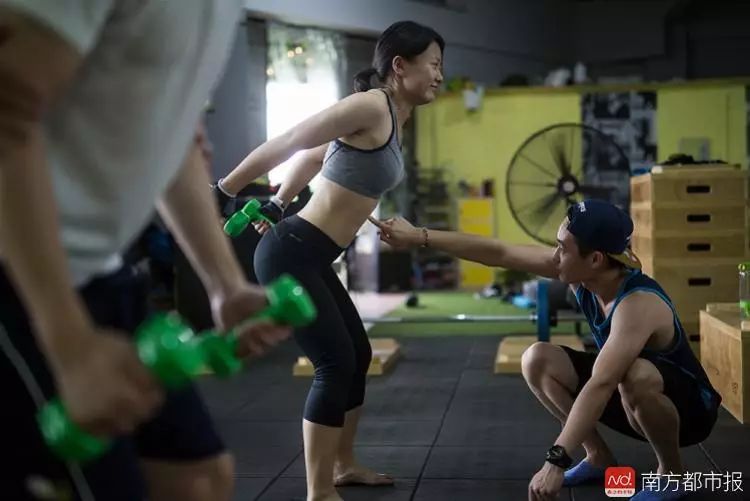 自律女生日常_自律女人的生活方式_女留学生自律生活方式
