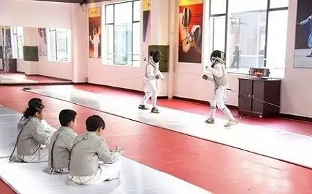 郑州击剑馆儿童_郑州击剑比赛儿童冠军是谁_郑州儿童击剑培训