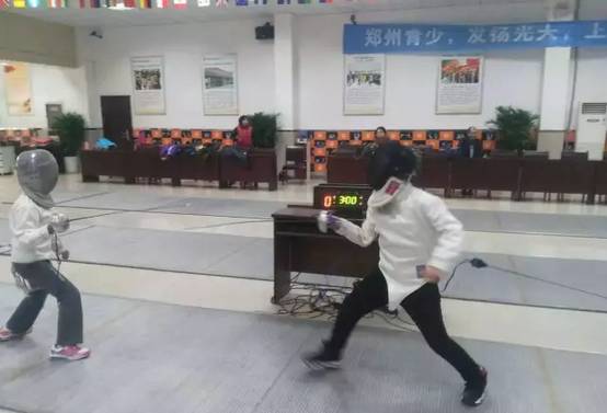 郑州儿童击剑培训_郑州击剑比赛儿童冠军是谁_郑州击剑馆儿童